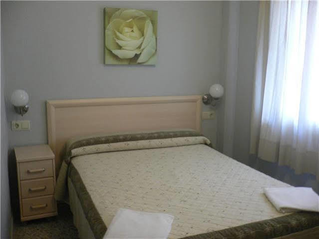 Hostal Badalona Exterior foto